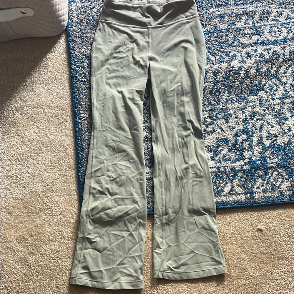 Athleta Green Leggings Comfortable Versatile Design